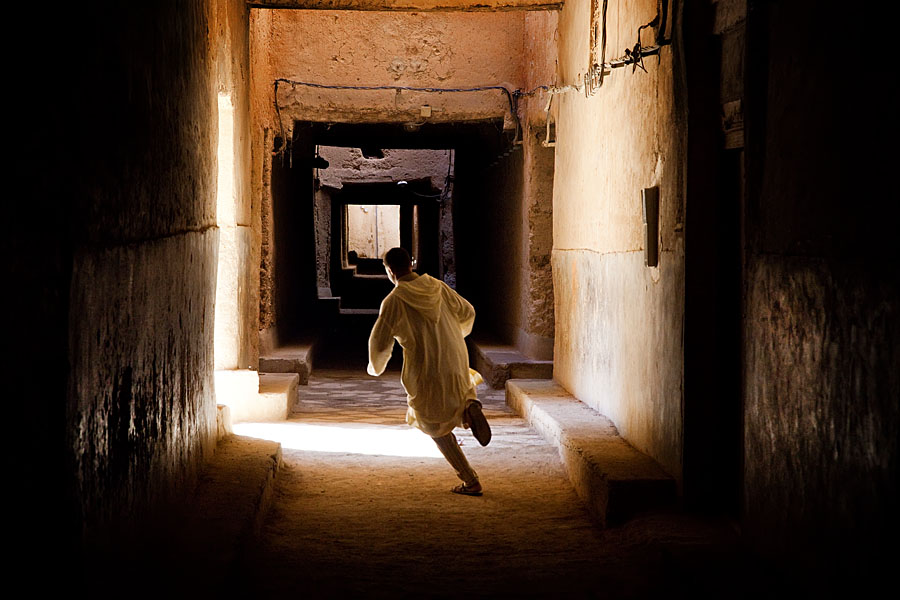  Dark alley in the labyrint of the Ksar El Khorbat Oujdid near Tinejdad